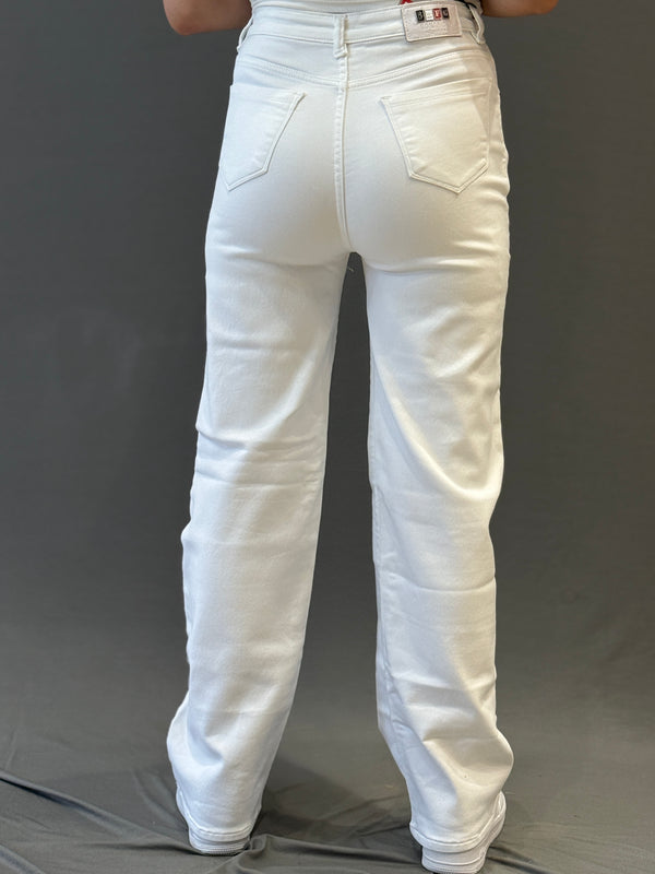 Classic White High-Waist Straight-Leg Jeans